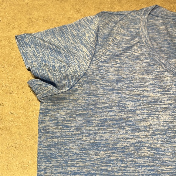 UA shirt - Picture 3 of 4